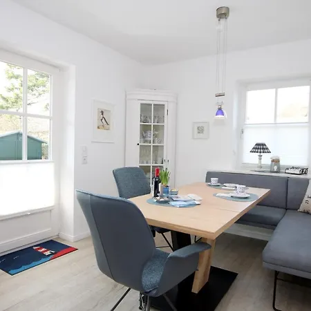 Olhoernstieg 6_ Whg_ 2 *